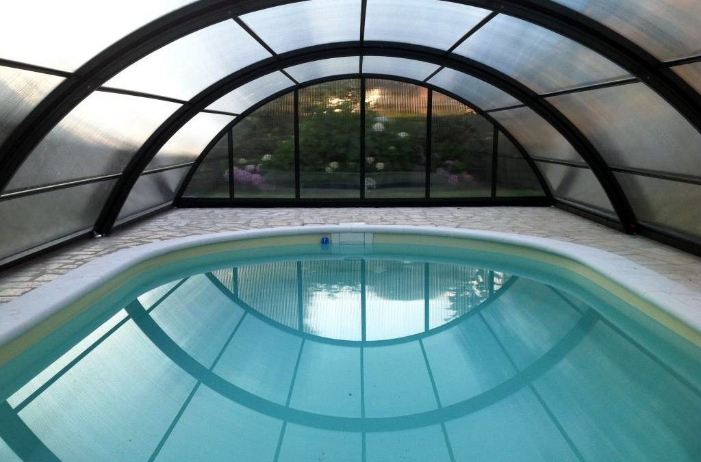 Abrisol expone sus cubiertas de piscina en ferias este mes de mayo.