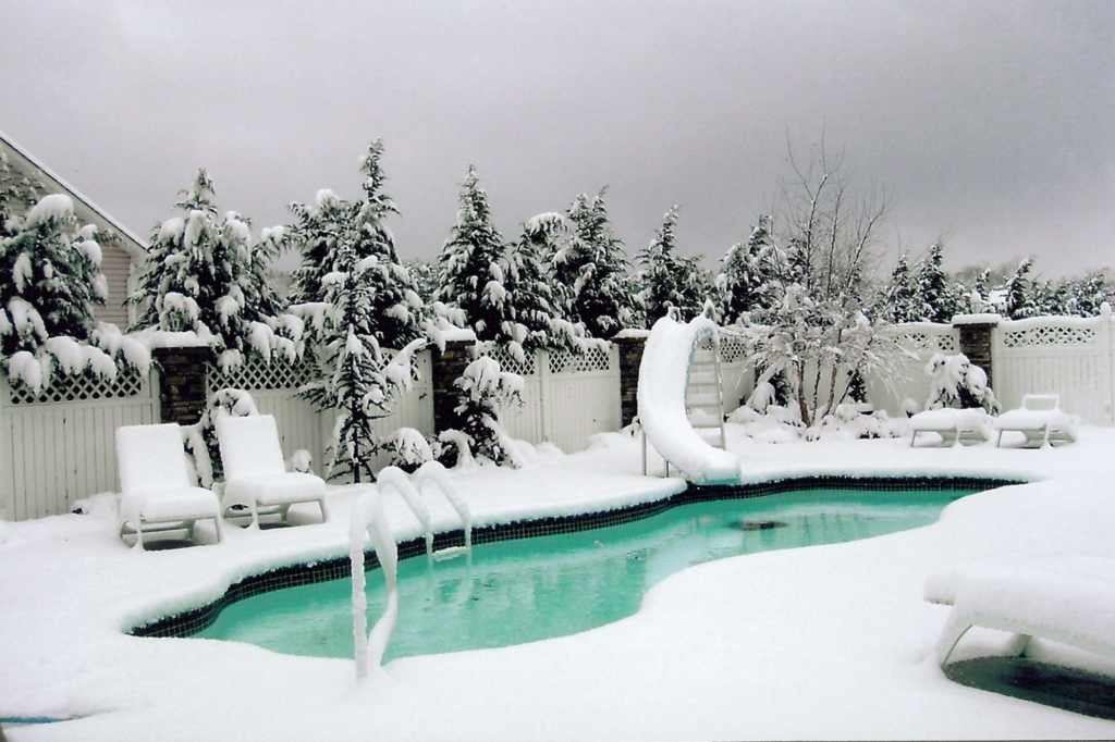 piscina en invierno