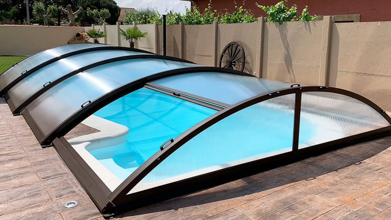 piscina calentada mediante cubierta