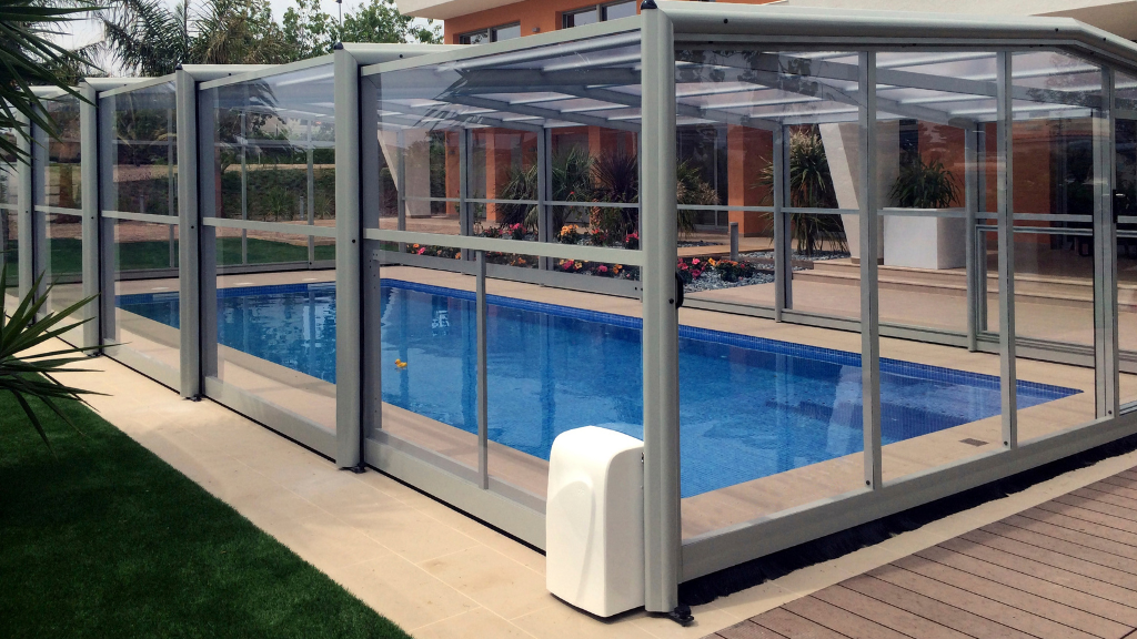 Cómo elegir la mejor cubierta de piscina para una familia con niños Cubierta de piscina alta con motor